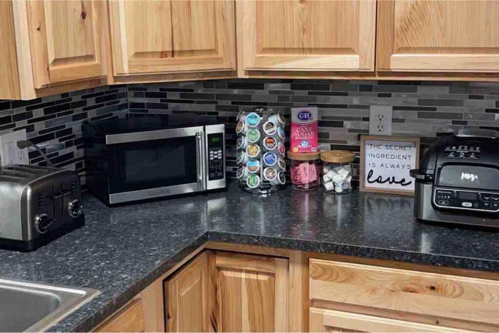 Spacious 3 Bd Close To Everything! You'Ll Love It! แองเคอเรจ ภายนอก รูปภาพ
